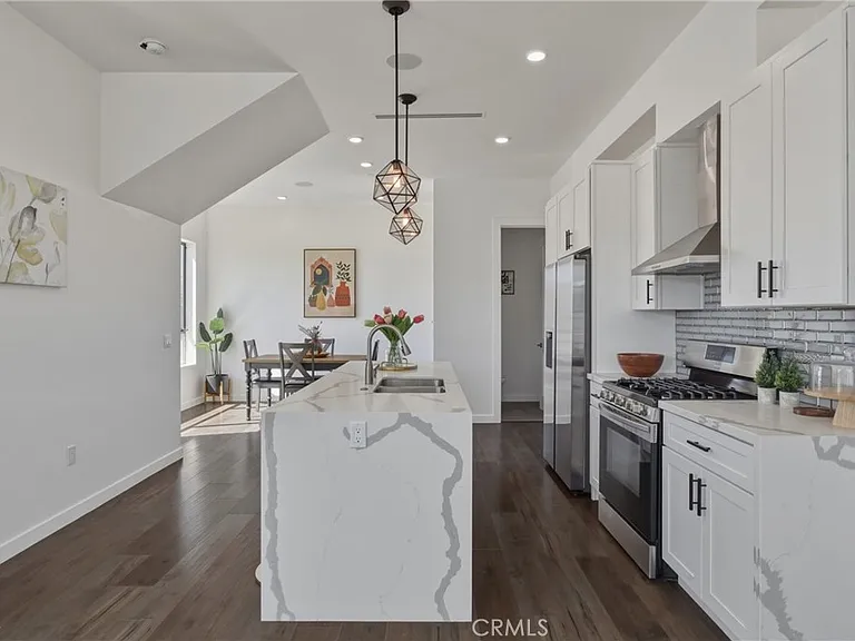 1301 Tamarind Ave — Photo 10