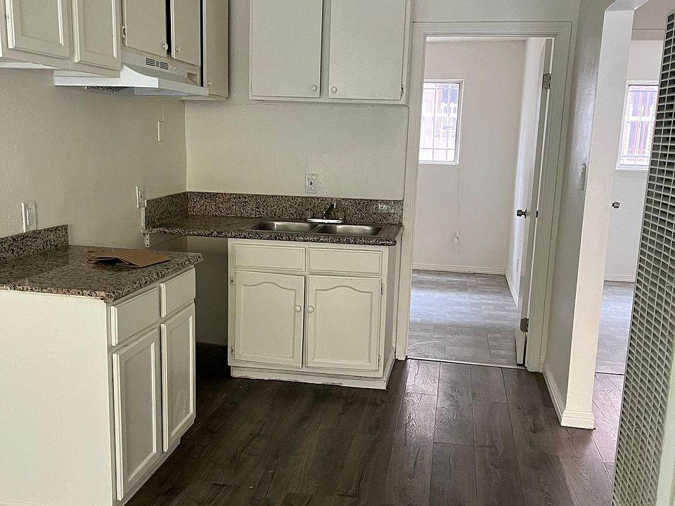 1st image of 921 W 82nd St APT 3