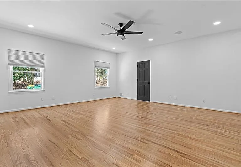 350 Kelson Dr — Photo 29