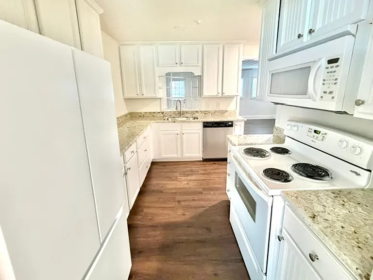 4499 E Dearing Rd — Photo 4