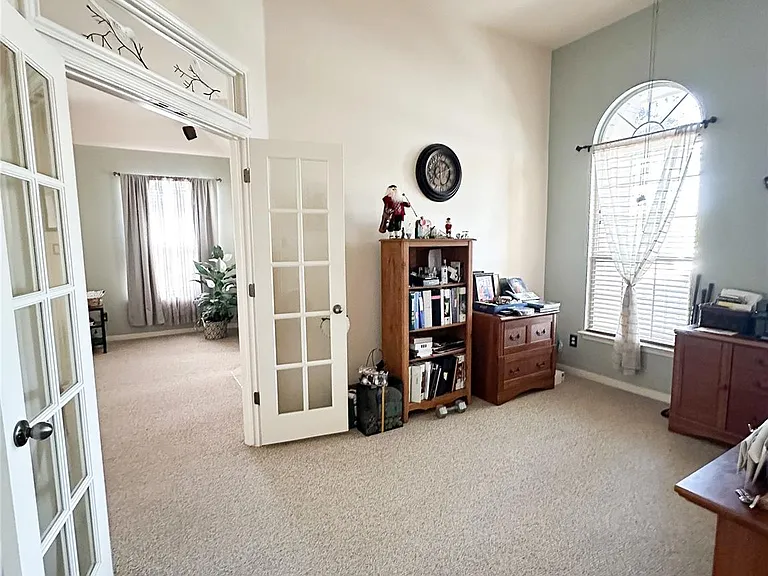 2121 Settlers Park Loop — Photo 5