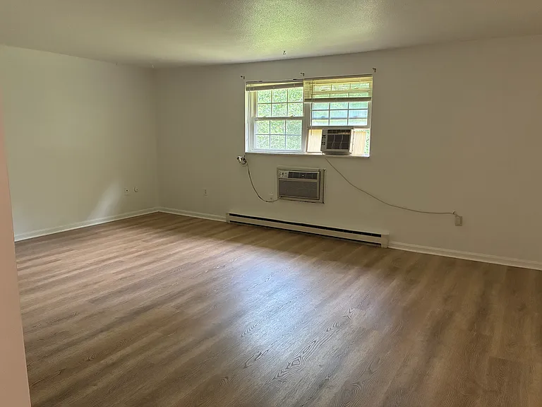 39 Pleasant St — Photo 12