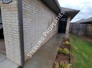 911 Coles Creek Ln, Yukon, OK 73099