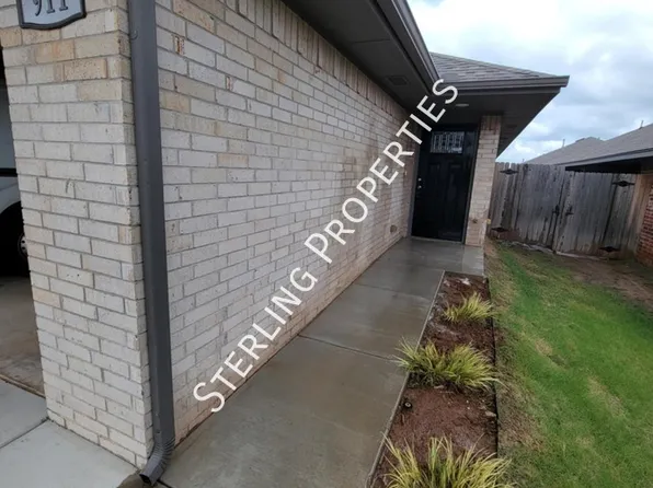 911 Coles Creek Ln, Yukon, OK 73099
