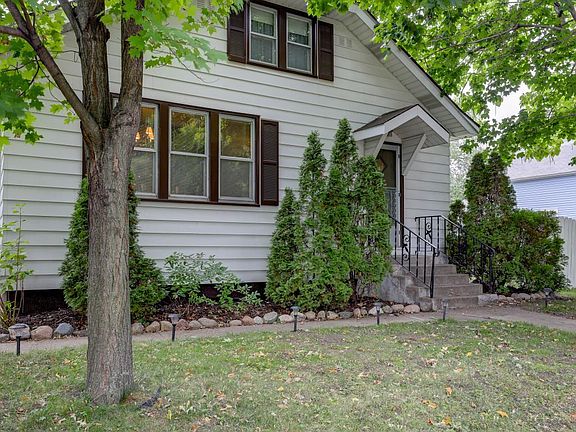 2nd image of 921 9th Ave N