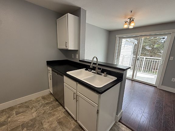 4th image of 11002 SE Petrovitsky Rd Unit D303