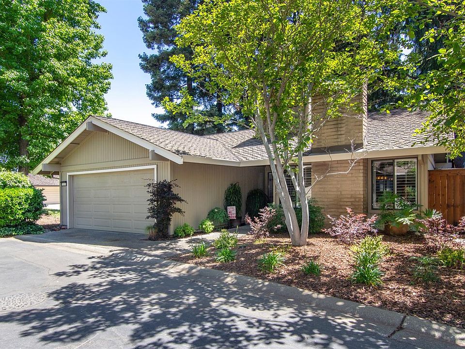 1st image of 2038 University Park Dr