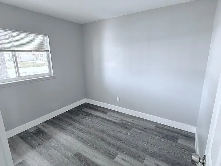5318 28th St SW — Photo 3