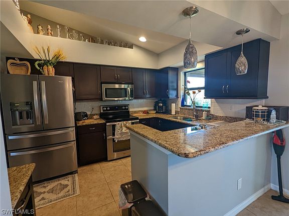 4th image of 238 NE 10th Place Cpe