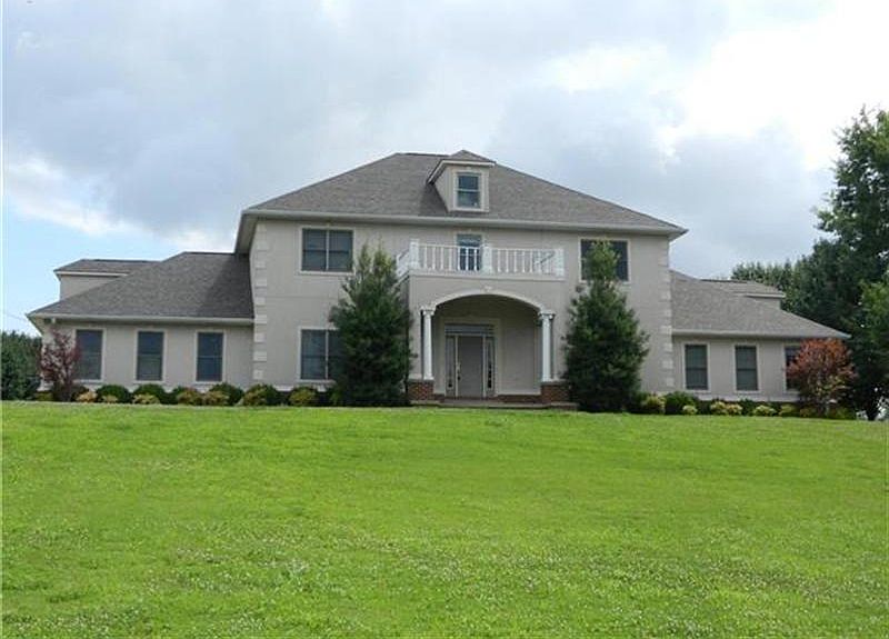 1st image of 385 Heathridge Dr