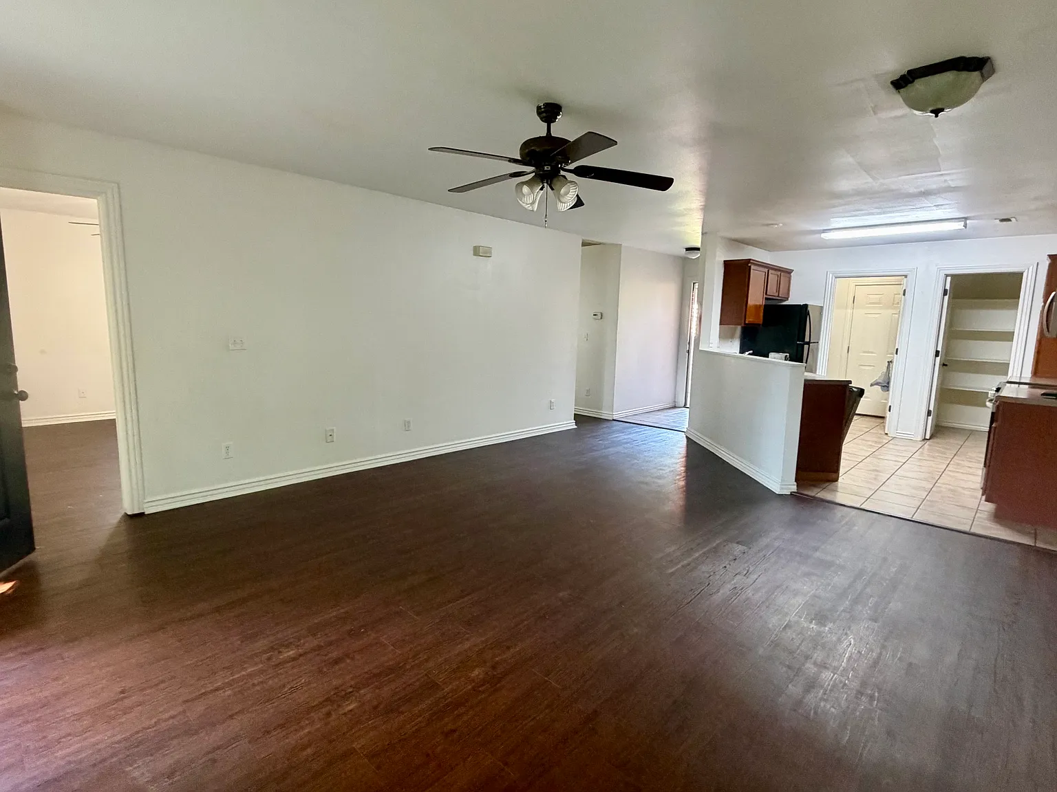 2 bed, 950 sqft, $1,300 — Photo 3