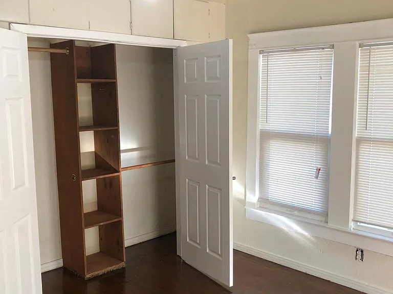 822 Hollywood Ave — Photo 6