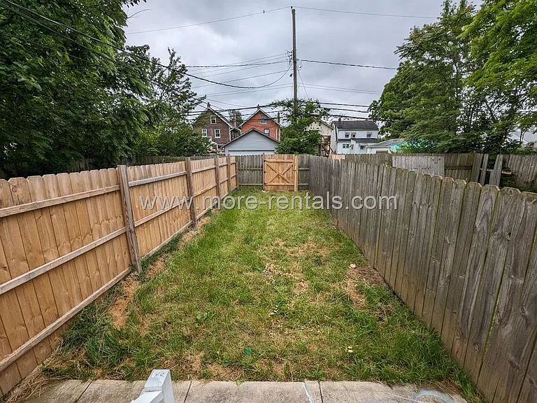 1237-1239 Atcheson St — Photo 22