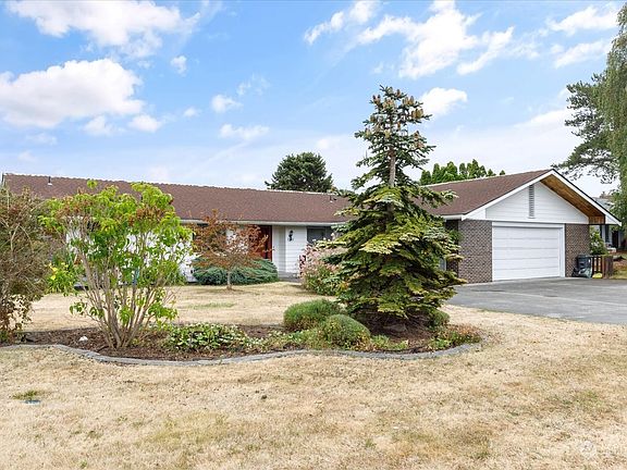 2nd image of 2282 Fairway Lane