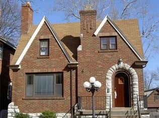 1144 Boland Pl, Saint Louis, MO 63117