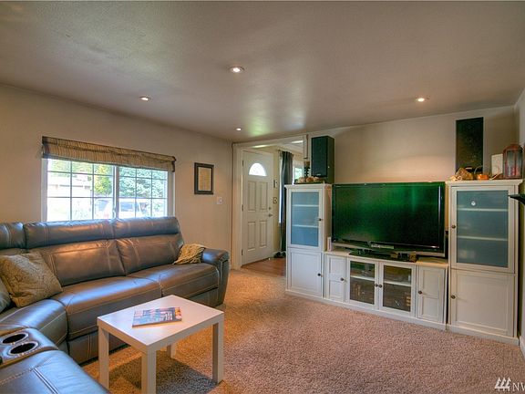 2nd image of 323 Laurelhurst Dr SE