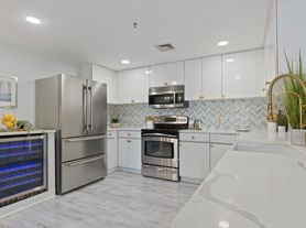 250 President St