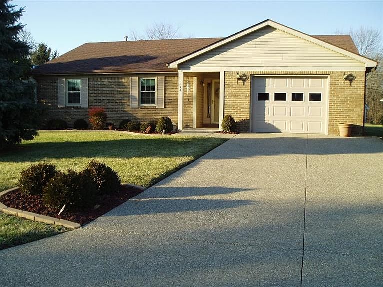 1st image of 614 Buckner Dr