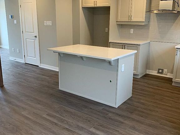 5th image of 32 Limnos Ln N