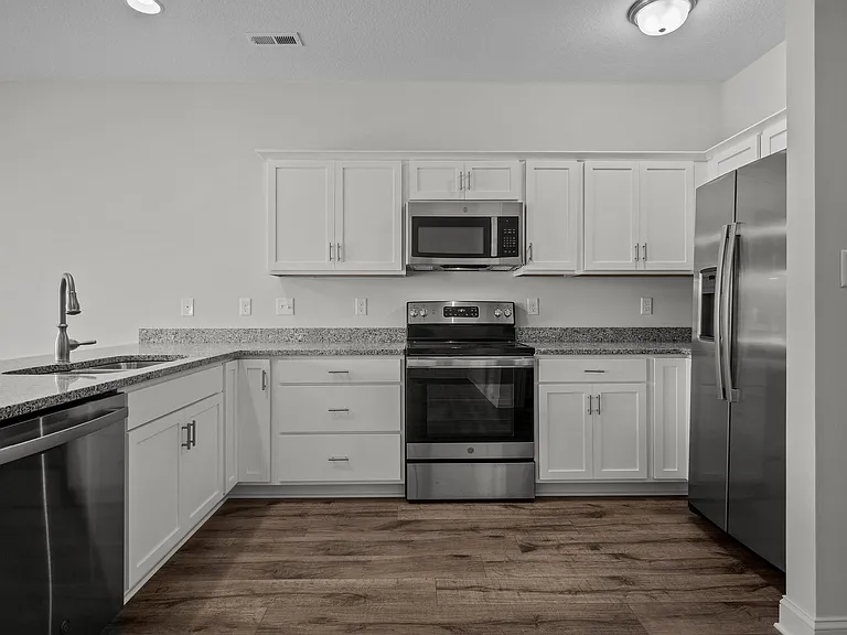 209 Verrazzano Ln — Photo 5
