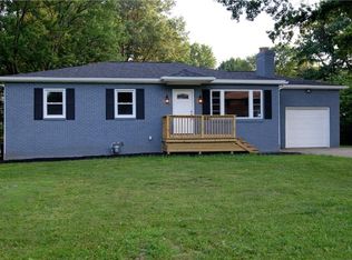 390 S Keel Ridge Rd, Hermitage, PA 16148