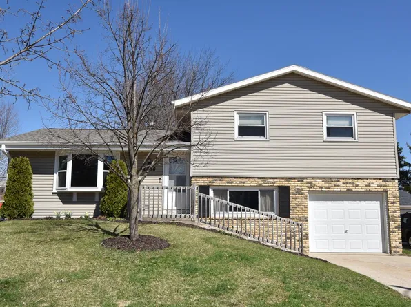 2036 Lenora DRIVE, West Bend, WI 53090