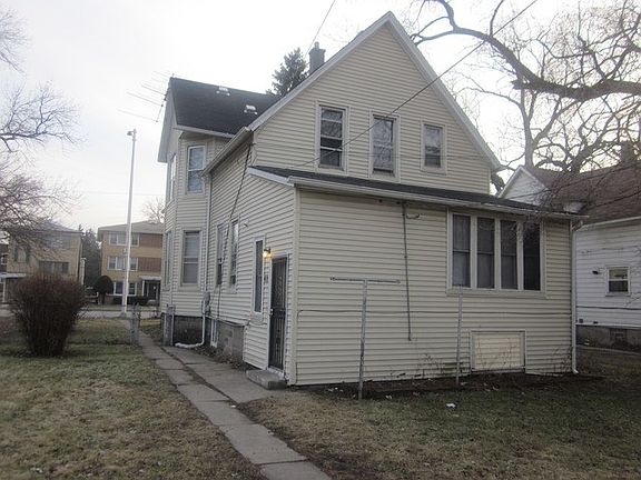 2nd image of 61 E 138th St