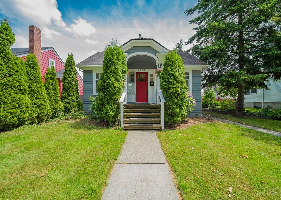 1st image of 2423 Lombard Ave