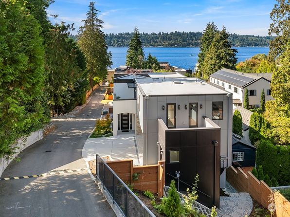 13335 Holmes Point Drive NE, Kirkland, WA 98034