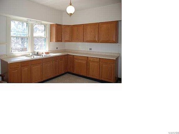 5th image of 874 Elmwood Ave