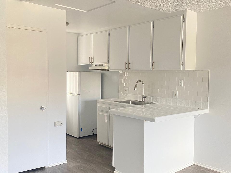 1st image of 280 Wells Ave APT B