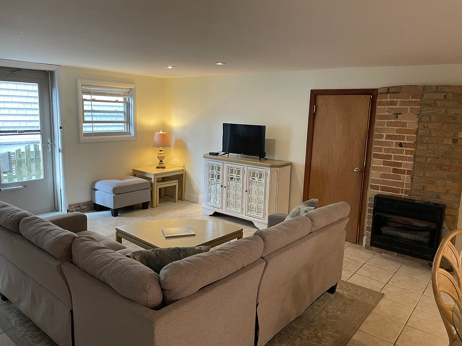 2 bed, 750 sqft, $1,200 — Photo 4