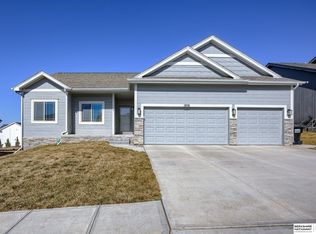 16514 Potter St, Bennington, NE 68007