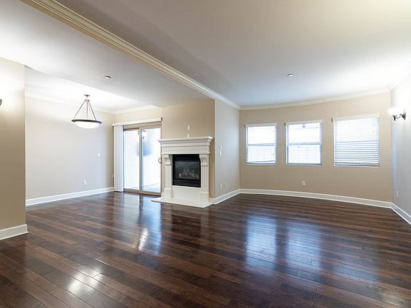 2nd image of 1522 Amherst Ave APT 102