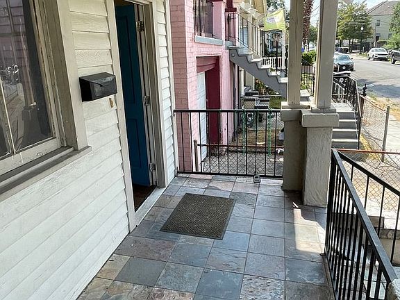 2nd image of 947 Saint Mary St #949