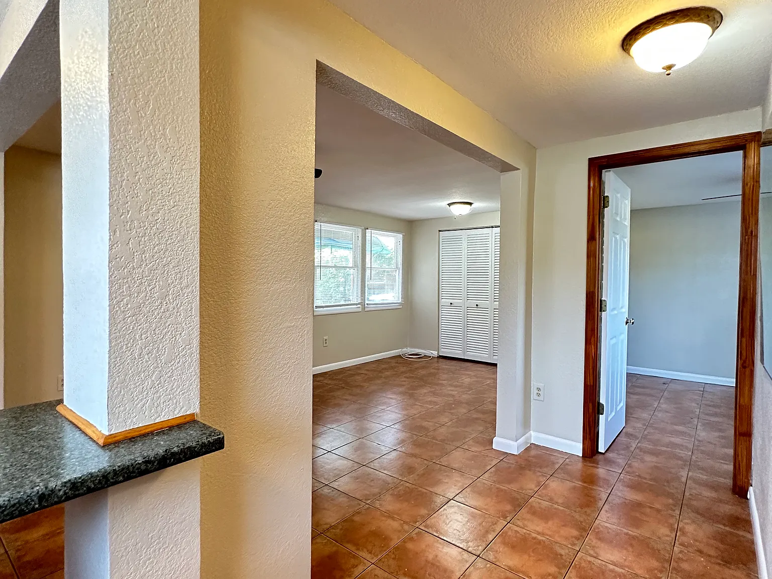 1 bed, 600 sqft, $1,300 — Photo 3