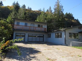 1012 W B St, Rainier, OR 97048