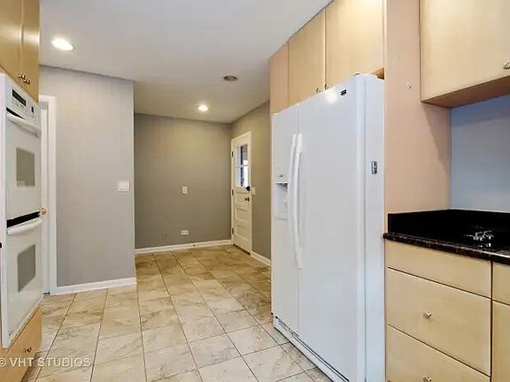 5th image of 2749 W North Shore Ave