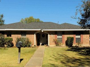 2515 Palmetto Dr, Bossier City, LA 71111