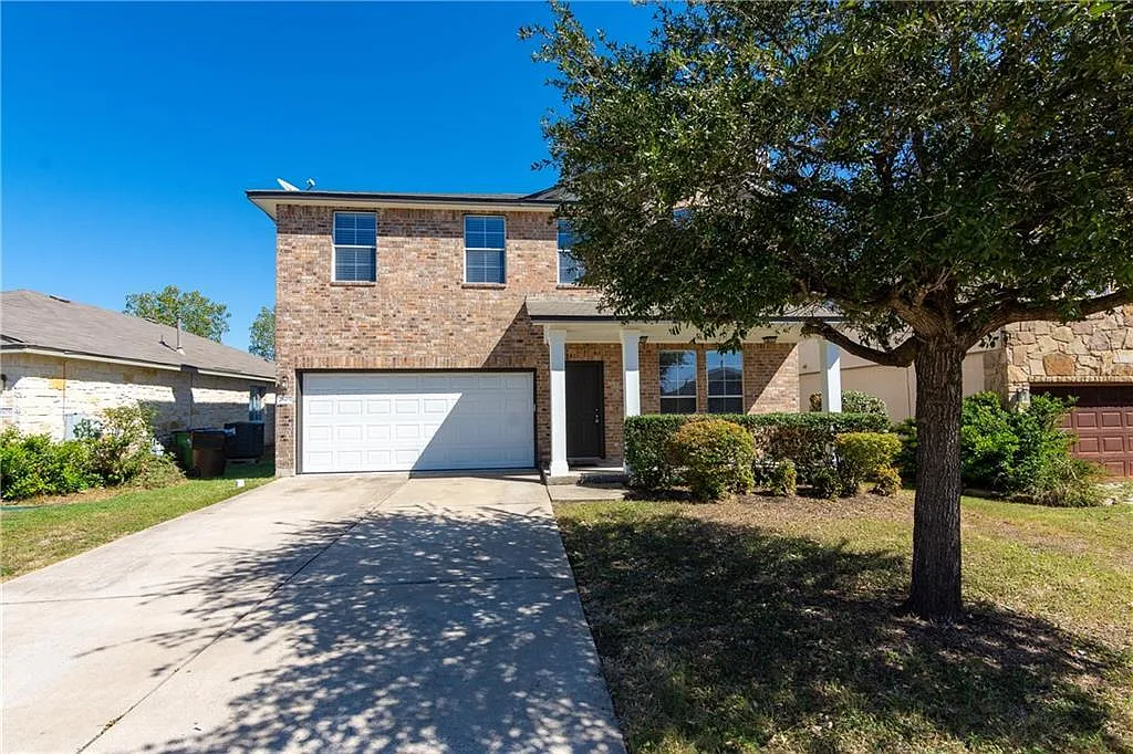 4 bed, 2.5 bath, 1857 sqft, $1,950 — Photo 2