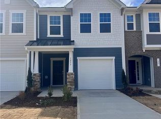 1277 Hammond Dr, Mebane, NC 27302