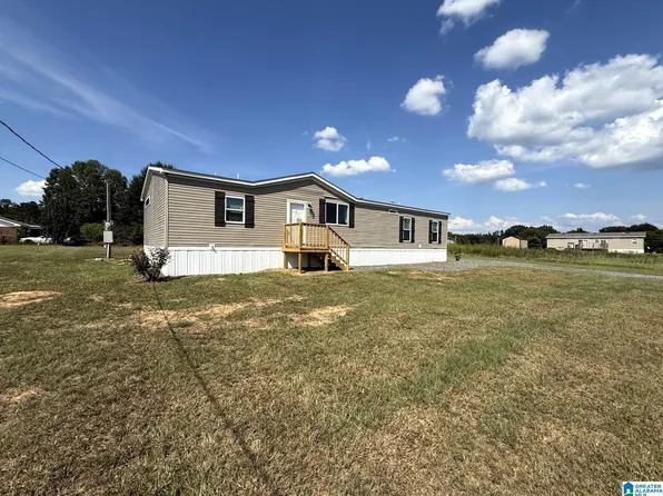 27 Willow Cir, Moundville, AL 35474