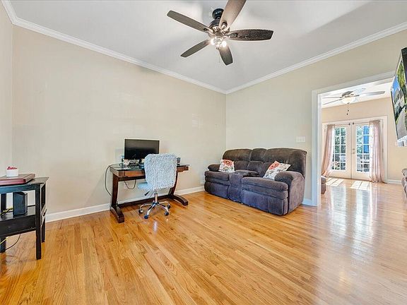 4th image of 2601 Bobwhite Dr