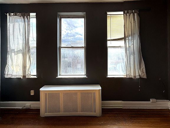 5th image of 1911 McKean St