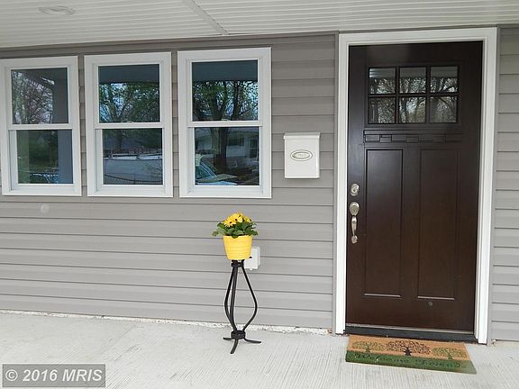 3rd image of 1005 Londonderry Dr