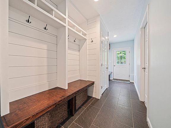 4th image of 61 Hingham Ave