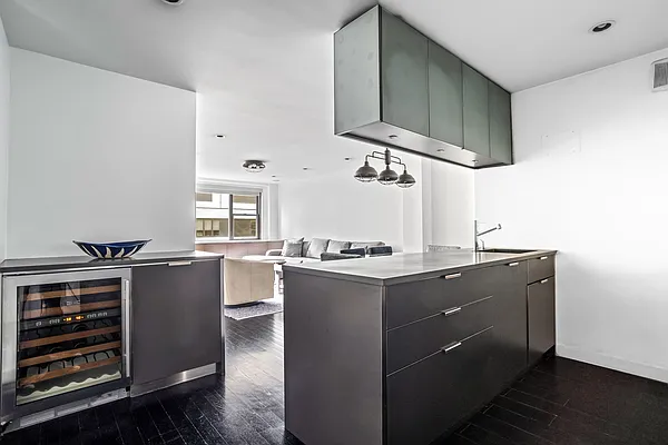 Rented by Sotheby's International Realty | media 16