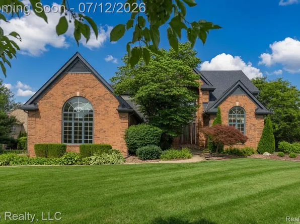 13838 Fawn Woods Ct, Plymouth, MI 48170