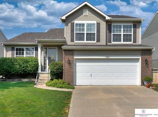 19510 V St, Omaha, NE 68135