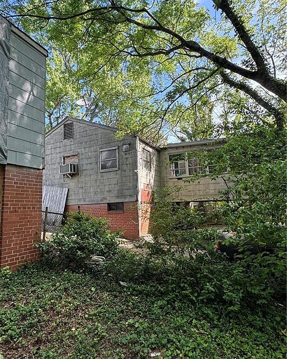 2nd image of 1014 Montlieu Ave